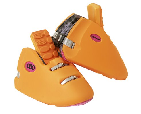 robo-kickers-orange-pair